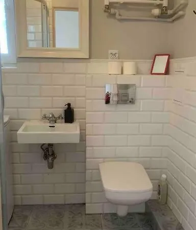 Apartamento Plac Bankowy, Metro