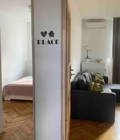Apartment Plac Bankowy, Metro Warschau