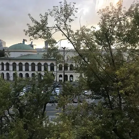 Plac Bankowy, Metro Lägenhet *