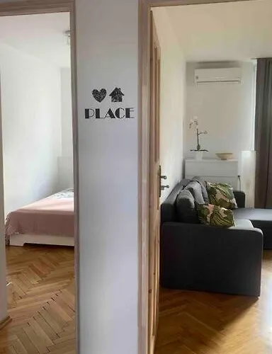 Plac Bankowy, Metro *