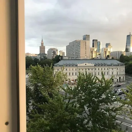 Plac Bankowy, Metro Apartamento Varsovia